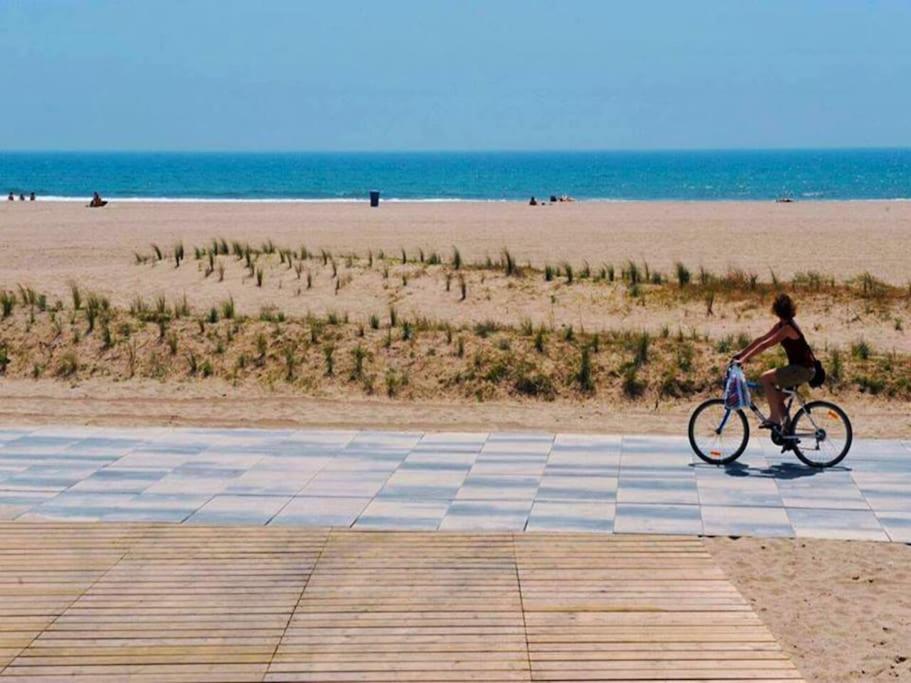 Fotografia z galérie ubytovania Nuevo apartamento en la playa de Castelldefels! v destinácii Castelldefels