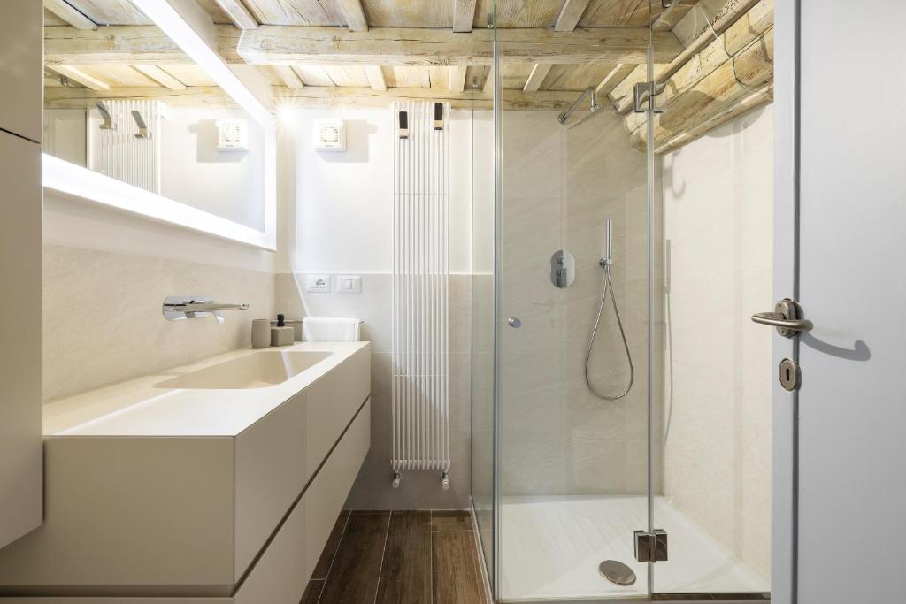 A bathroom at Ottavia al Foro - Luxury Property