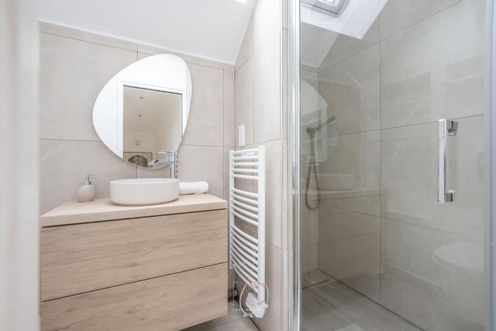 Kúpeľňa v ubytovaní *Disneyland-Paris à 15 min* 7pers, Wifi, Netflix