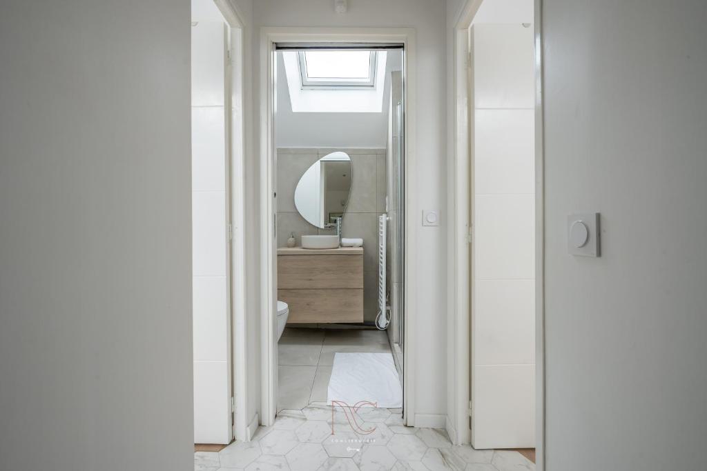 Kúpeľňa v ubytovaní *Disneyland-Paris à 15 min* 7pers, Wifi, Netflix