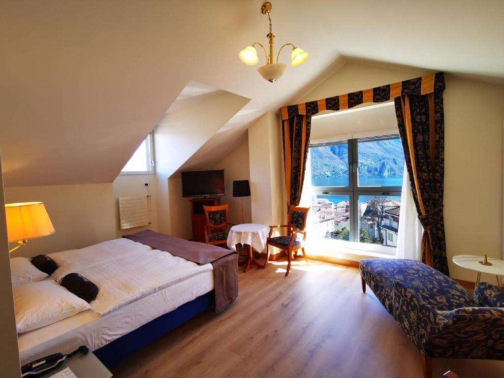
Twin Room with Lake View
