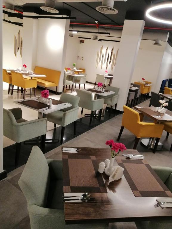 Restaurace v ubytování Aquila ALdiafah Hotel