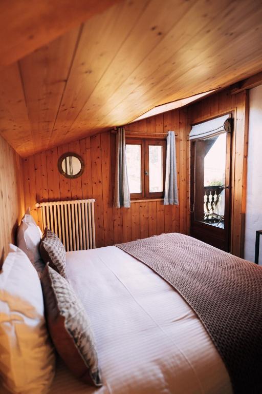 Chalet-hôtel Gai Soleil - Double Or Twin Room With Balcony