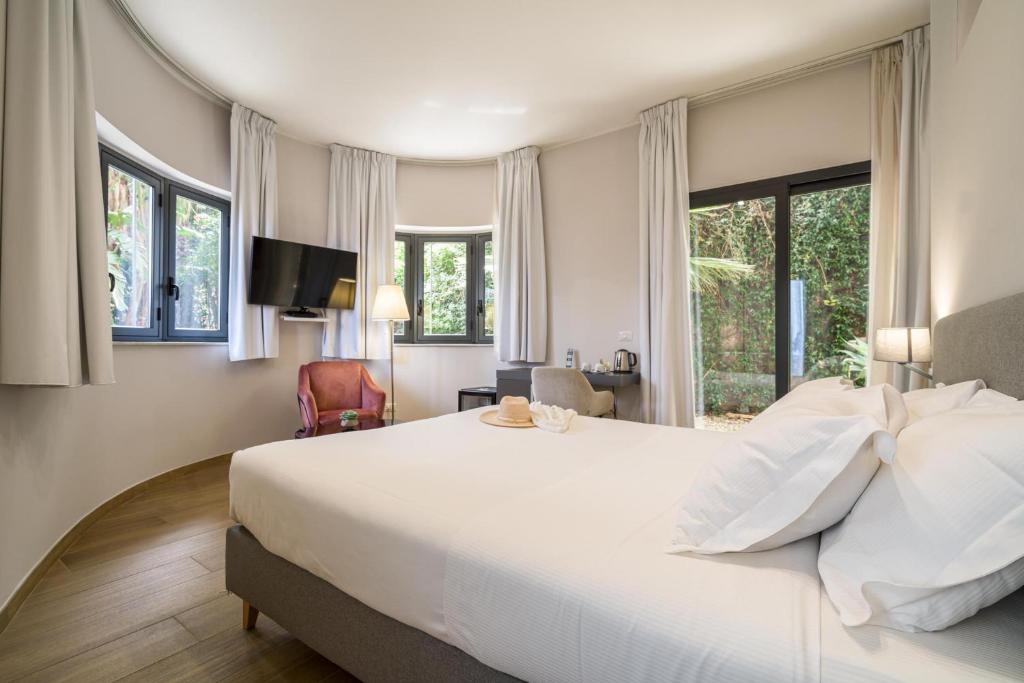 Taormina Palace Hotel - Double Room With Balcony And Partial Sea View