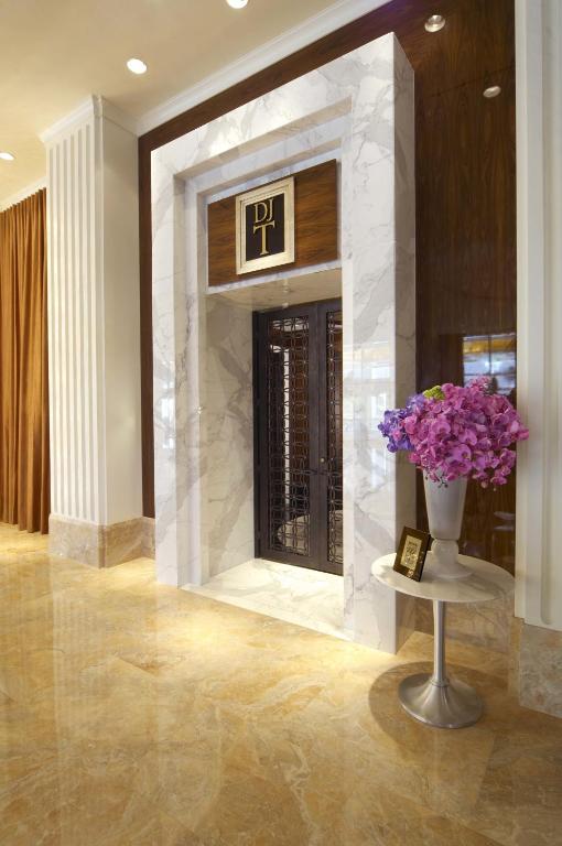 Trump International Hotel Las Vegas photo
