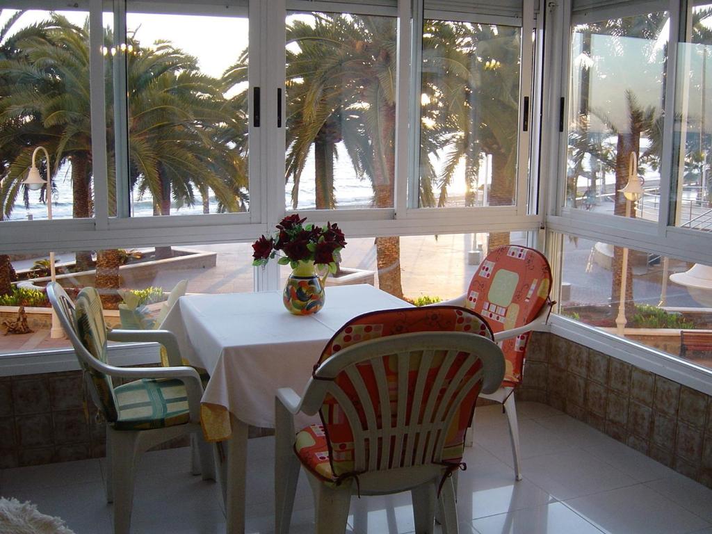 Posezení v ubytování Apartamentos Intercentro Algarrobo-Costa APARTAMENTOS TURÍSTICOS -INMOBILIARIA