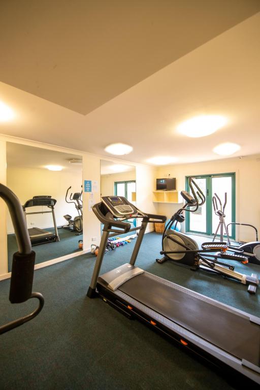 Fitness centrum a/nebo fitness zařízení v ubytování Gateway on Monash