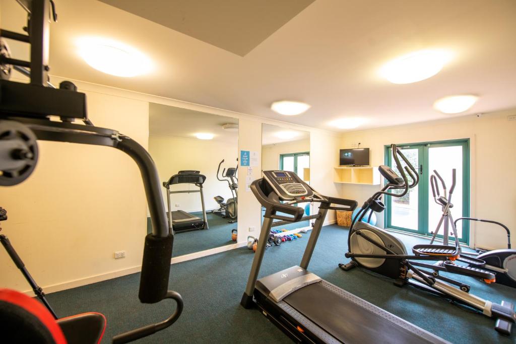 Fitness centrum a/nebo fitness zařízení v ubytování Gateway on Monash