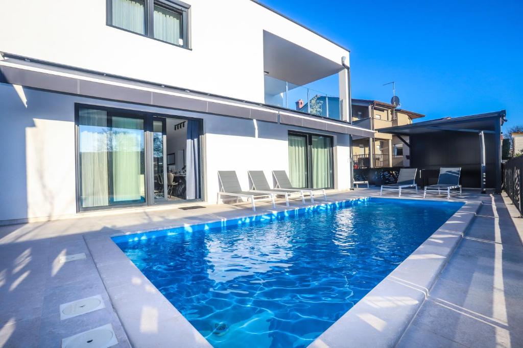 Πισίνα στο ή κοντά στο Villa Keti