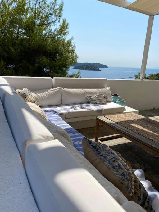 Kép Villa Bounatsa with access to semi-private beach szállásáról Kanapícában a galériában
