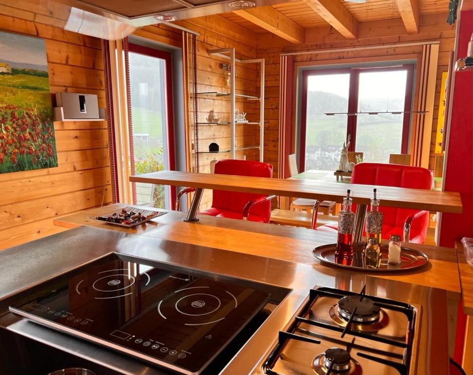 Kuchyň nebo kuchyňský kout v ubytování Eifel-Ferienhaus Lavendel