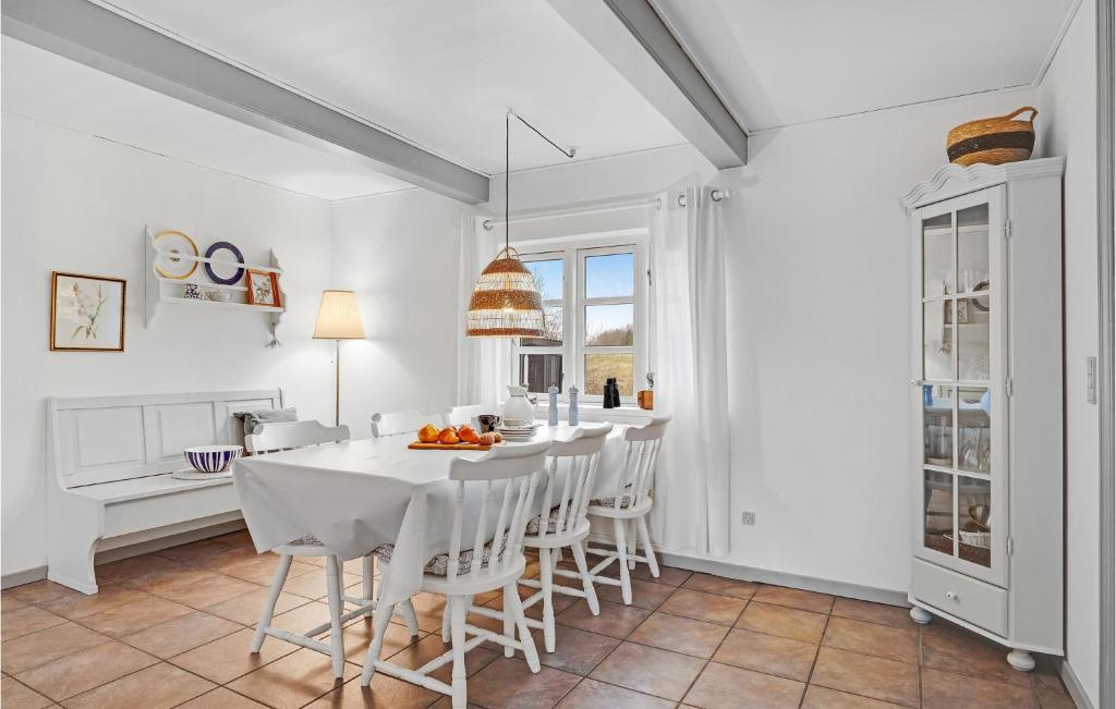 Fotografie z fotogalerie ubytování Cozy Home In Rudkøbing With Wifi v destinaci Rudkøbing