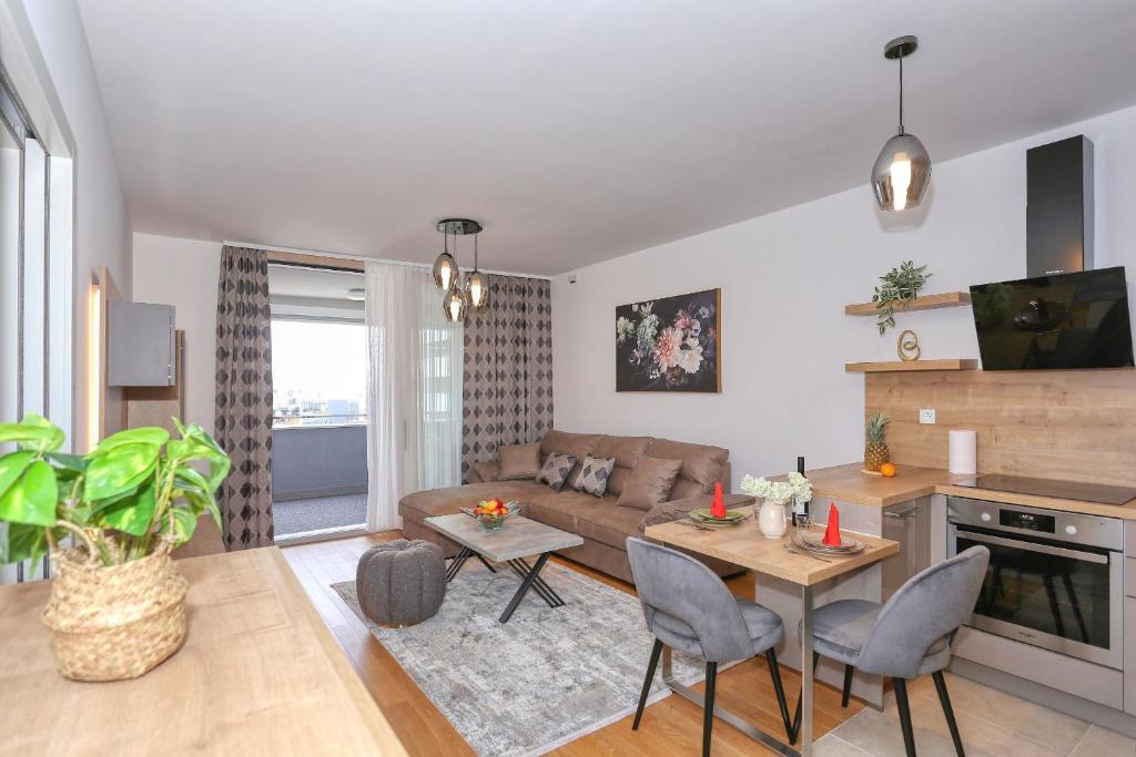 Apartments Luna with free parking