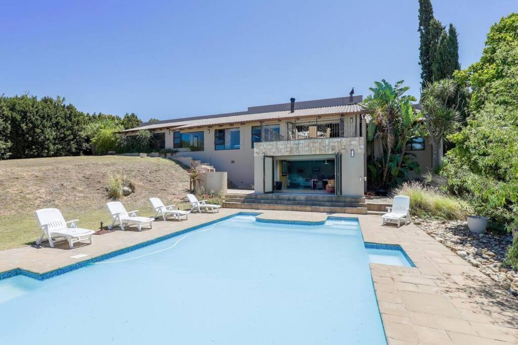 Holiday home Huge Retreat & Theatre, Cape Town, South Africa