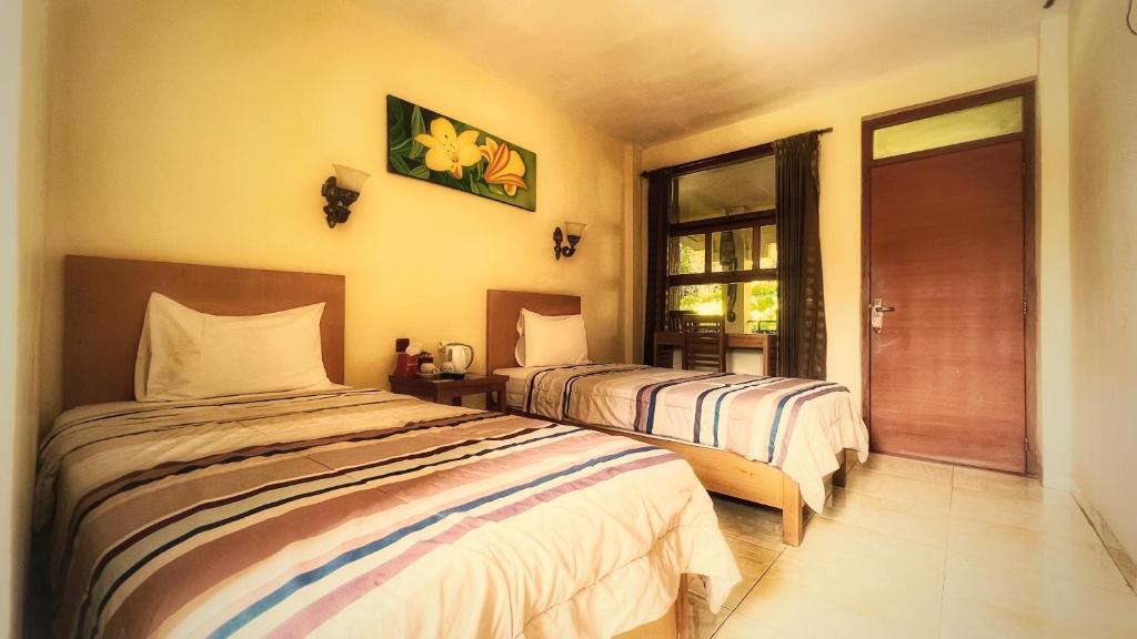 Centro Bajo Hotel & Resto - Deluxe Twin Room