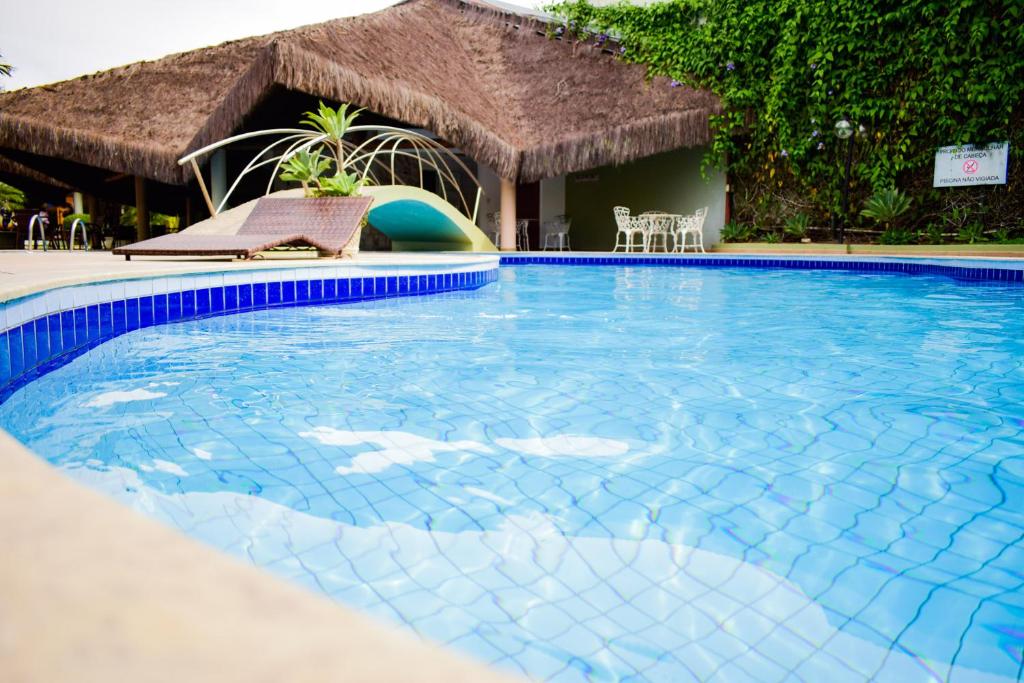 Bazén v ubytování Sarana Praia Hotel nebo v jeho okolí