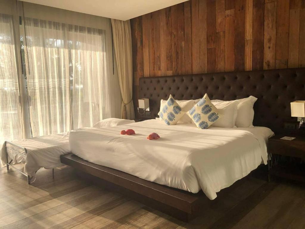 Le Coral Resort - Deluxe Twin Room With Pool Access