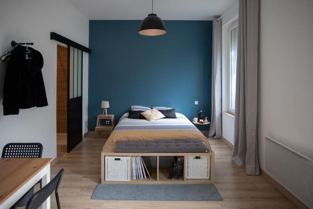 Chambre au coeur de Loudun - Housity