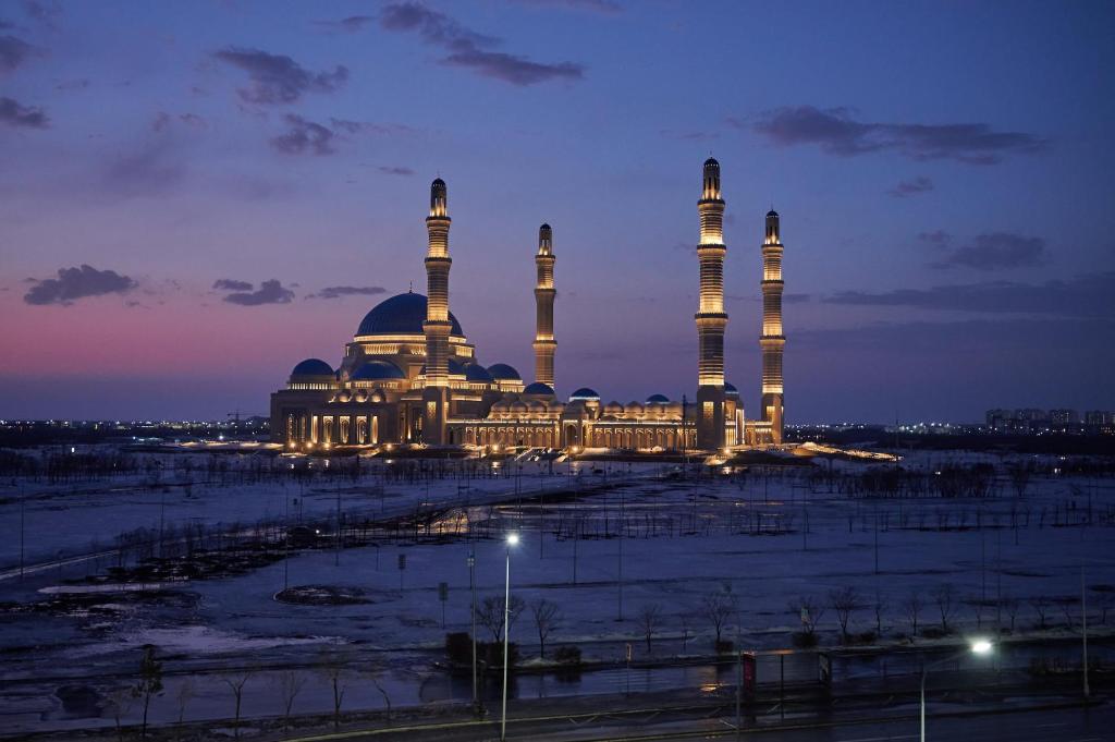 ภาพในคลังภาพของ Однокомнатная с видом на мечеть в ЖК Аман ในอัสตานา