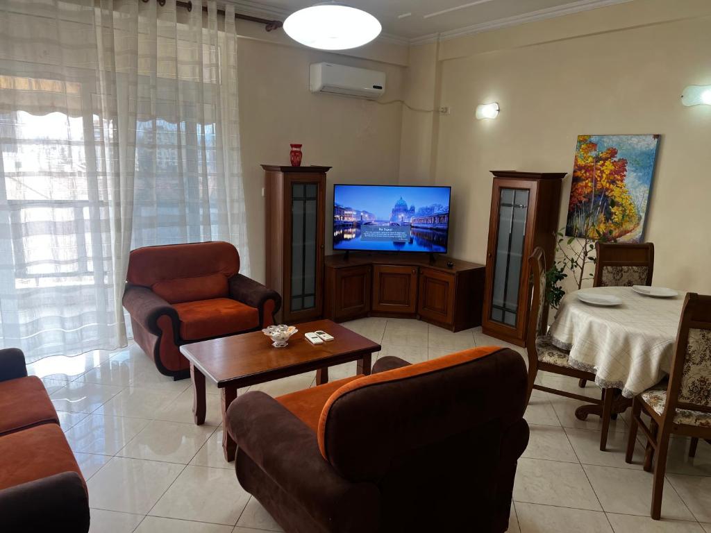City Central Apartment 2 - Image 5