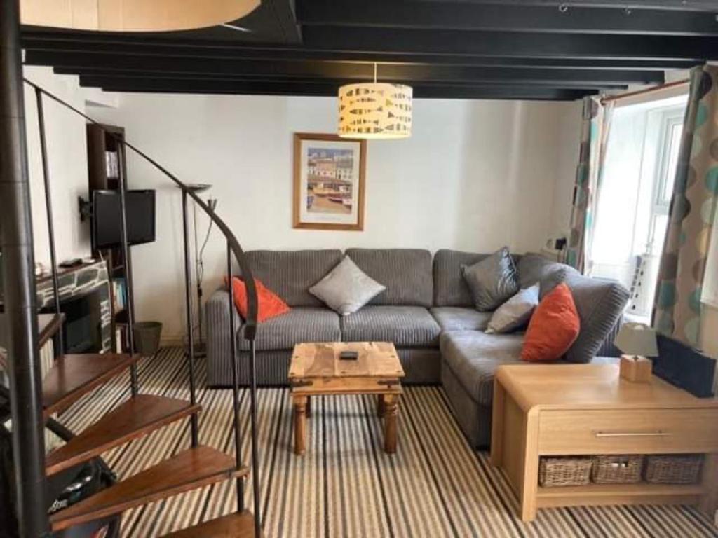 Cosy Cottage in fishing village of Mevagissey - Housity