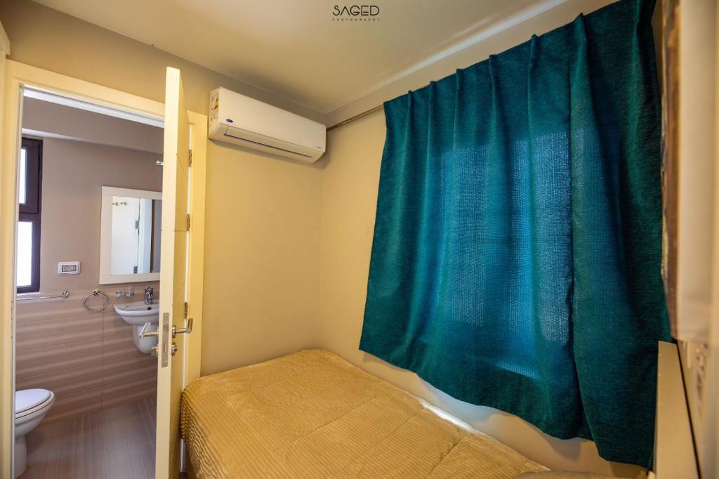 Postel nebo postele na pokoji v ubytování tawila t1-17 -5 bed room big villa
