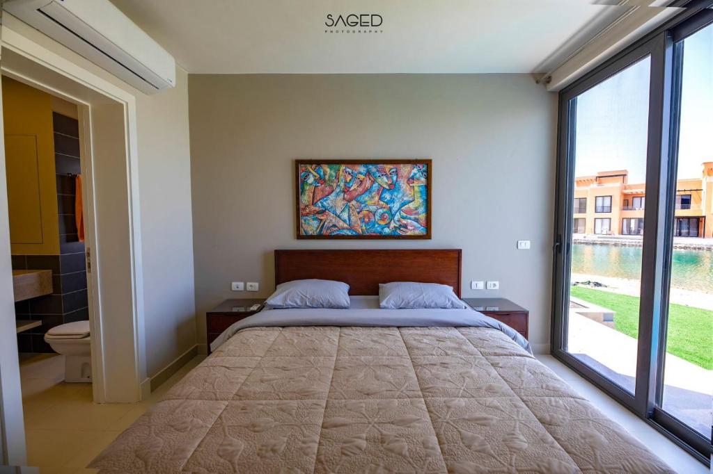 Postel nebo postele na pokoji v ubytování tawila t1-17 -5 bed room big villa