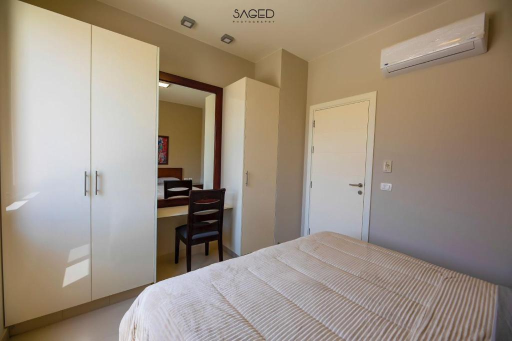 Postel nebo postele na pokoji v ubytování tawila t1-17 -5 bed room big villa