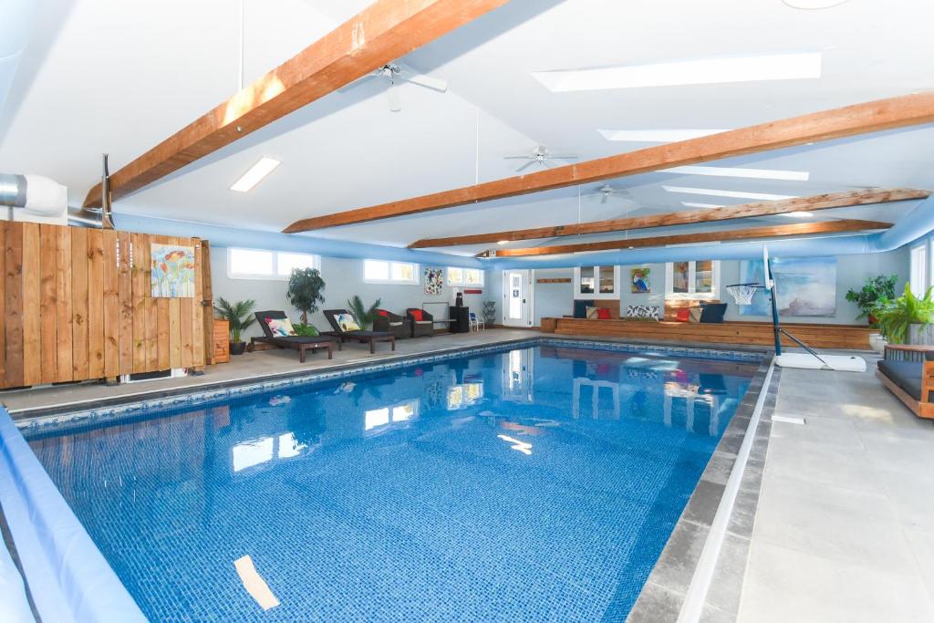 Ashton Villa Retreat Indoor Pool Sauna, Ottawa (updated prices 2024)