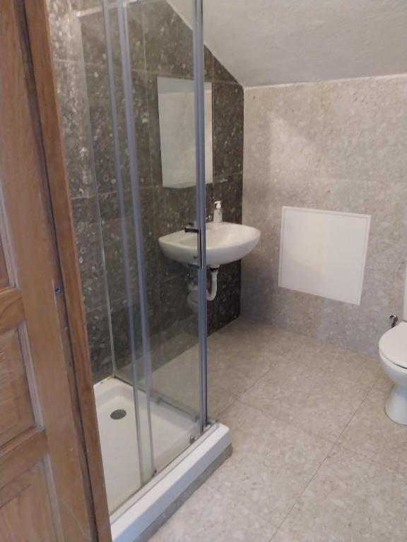 Koupelna v ubytování Whitestar Guesthouse