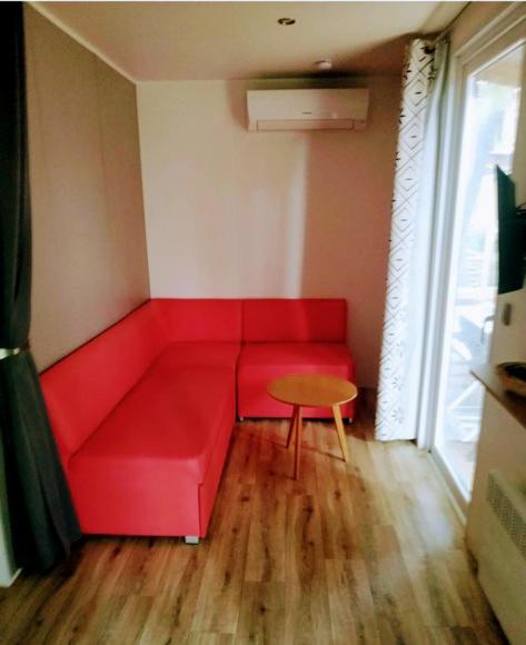 Posedenie v ubytovaní Charmant mobilhome camping Les Sables d'Or 4 étoiles