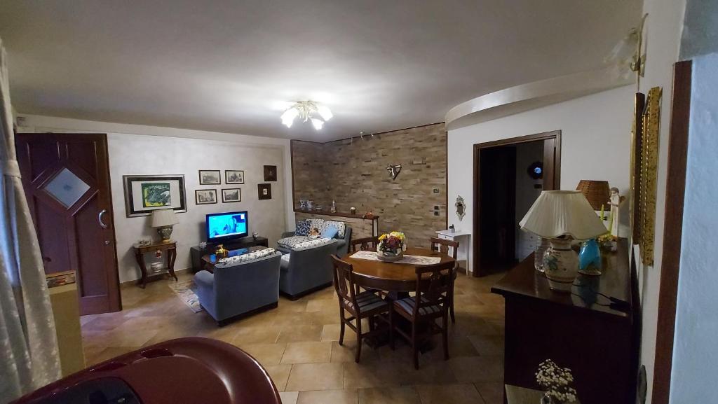 TV a/nebo společenská místnost v ubytování B&B La Rosa Celtica
