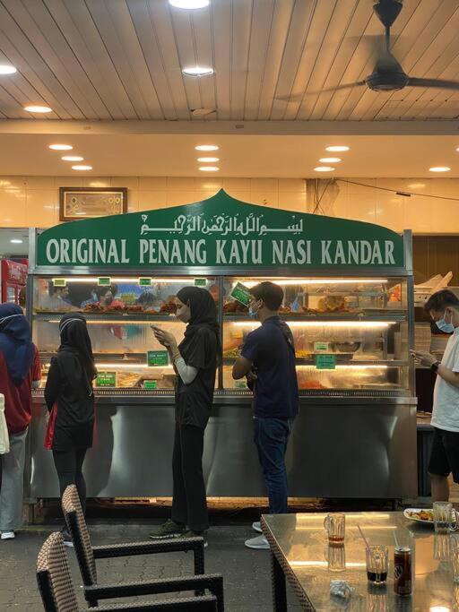 Tetamu yang menginap di 4PAX near USM n Pantai Hospital n PISA SPI CE ARENA