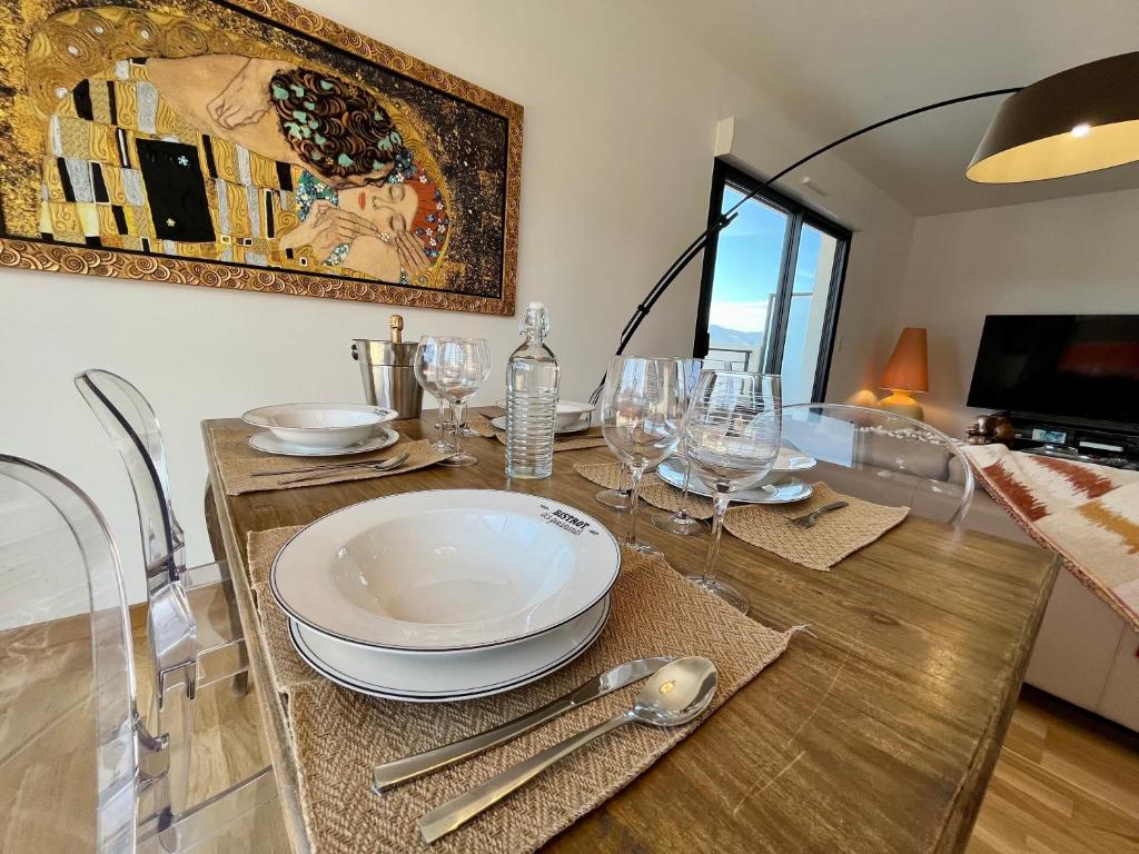 Fotografia z galérie ubytovania kallistella, splendide T3 neuf de haut standing en toit terrasse dominant le golfe d'Ajaccio, terrasse de 70m2 v destinácii Ajaccio