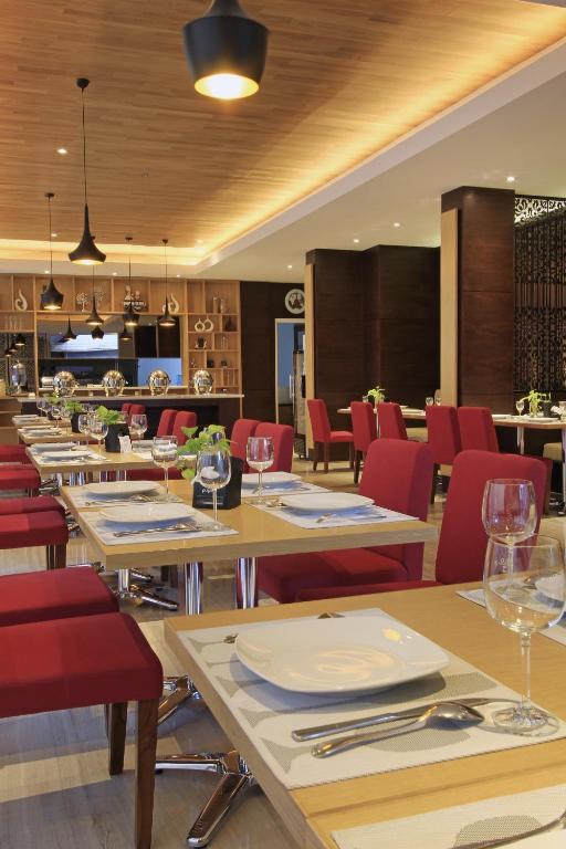 Restaurace v ubytování Ohana Hotel Kuta