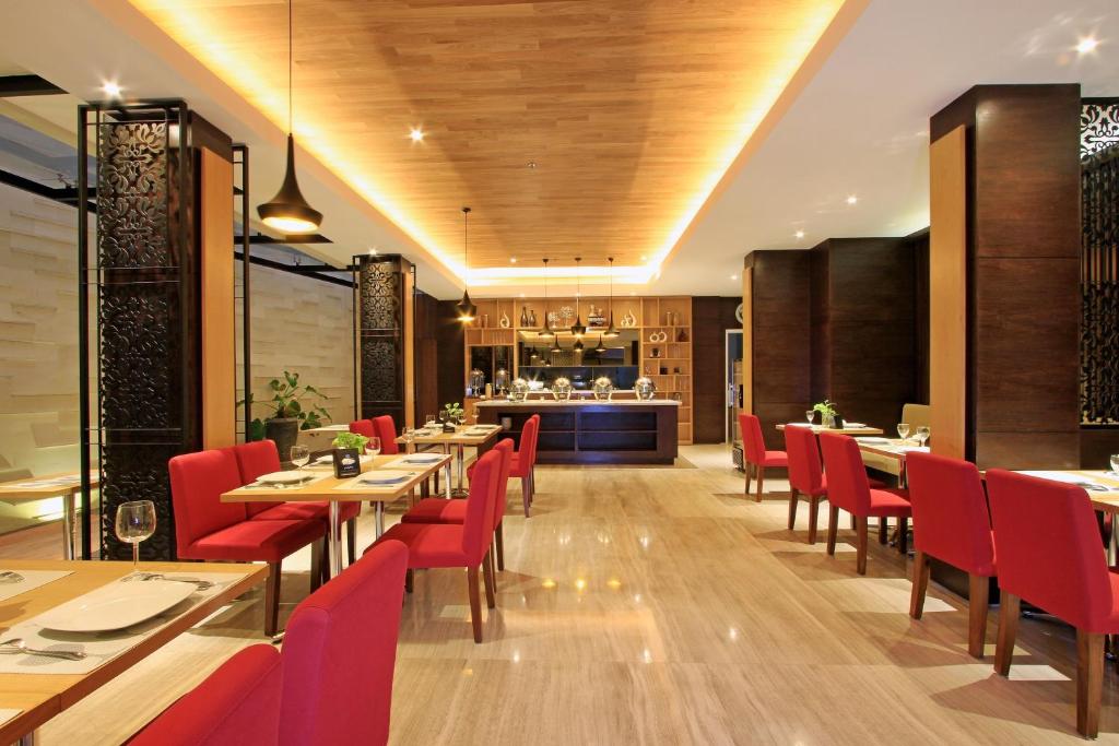Restaurace v ubytování Ohana Hotel Kuta