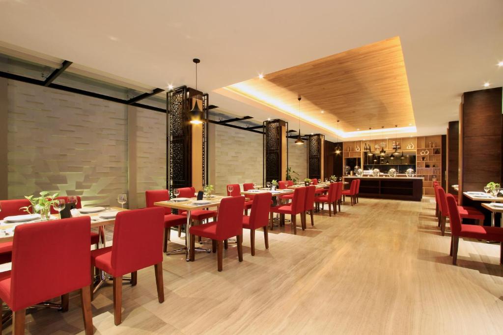 Restaurace v ubytování Ohana Hotel Kuta