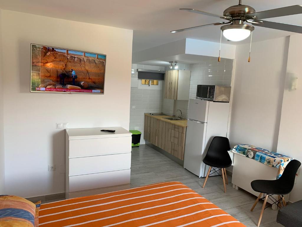New Jupiter apartment wonderful views - 泳池视图的工作室
