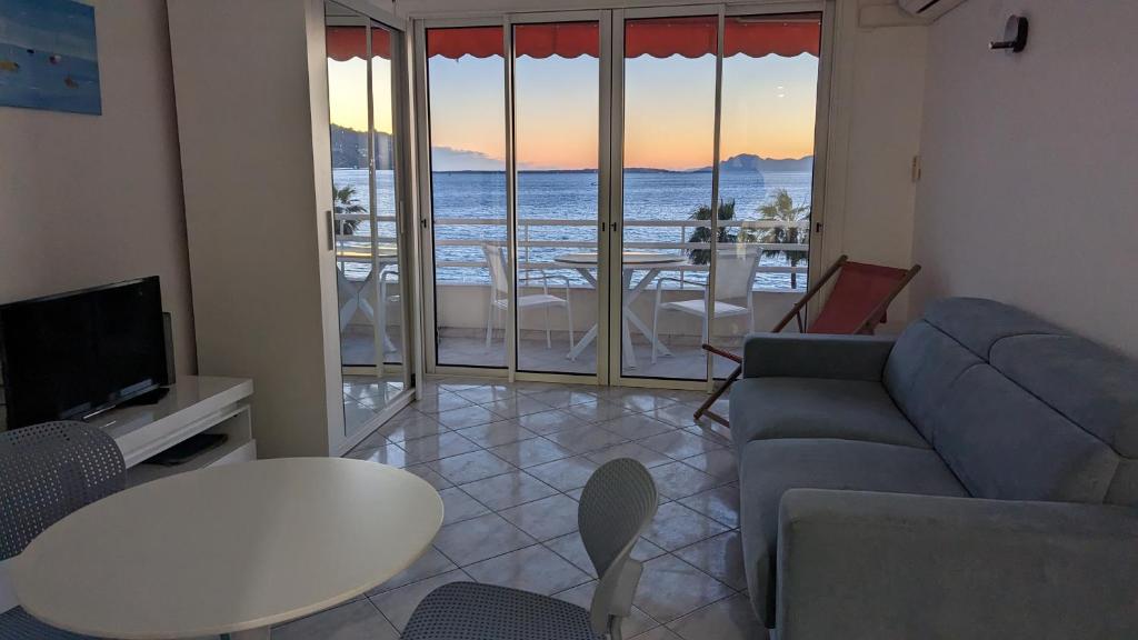 Posezení v ubytování Superbe appartement vue mer panoramique