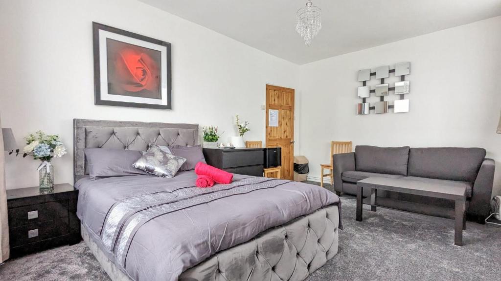 Tower Hamlets Apartment, London, UK