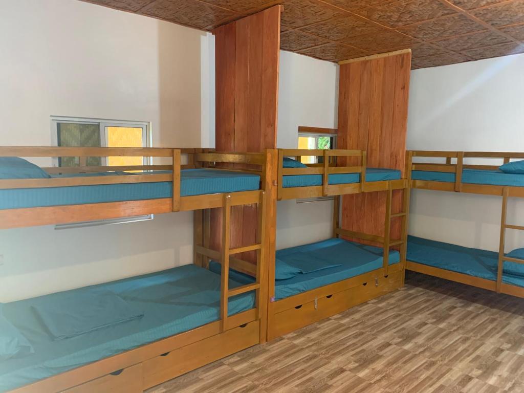 Palanda nebo palandy na pokoji v ubytování Izla Soanna