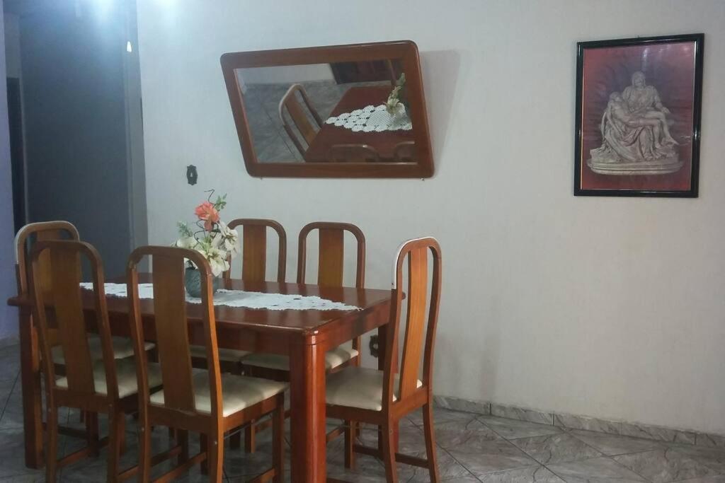 Uma área de estar em Casa Lagoa Piscina