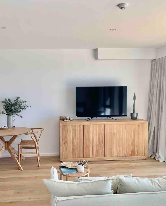 TV a/nebo společenská místnost v ubytování Alby’s - Cotton Tree