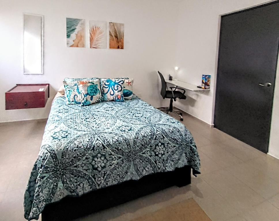 Ліжко або ліжка в номері Casa en privada con alberca, Excelente para vacaciones y descanso