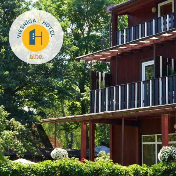 Certifikát, hodnocení, plakát nebo jiný dokument vystavený v ubytování Alba Hotel