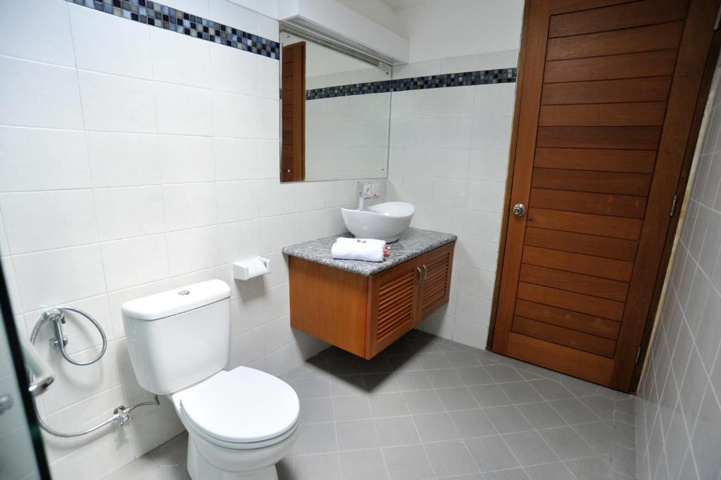 Aquarius Beach Hotel - 10