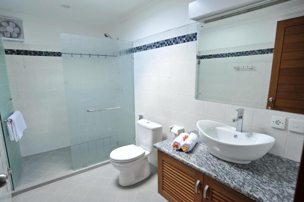 Aquarius Beach Hotel - 11