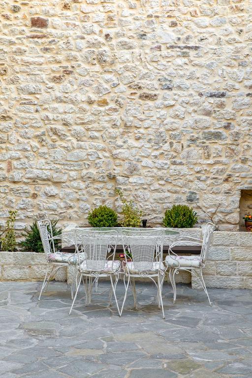 Petrou Suites - Resim 18