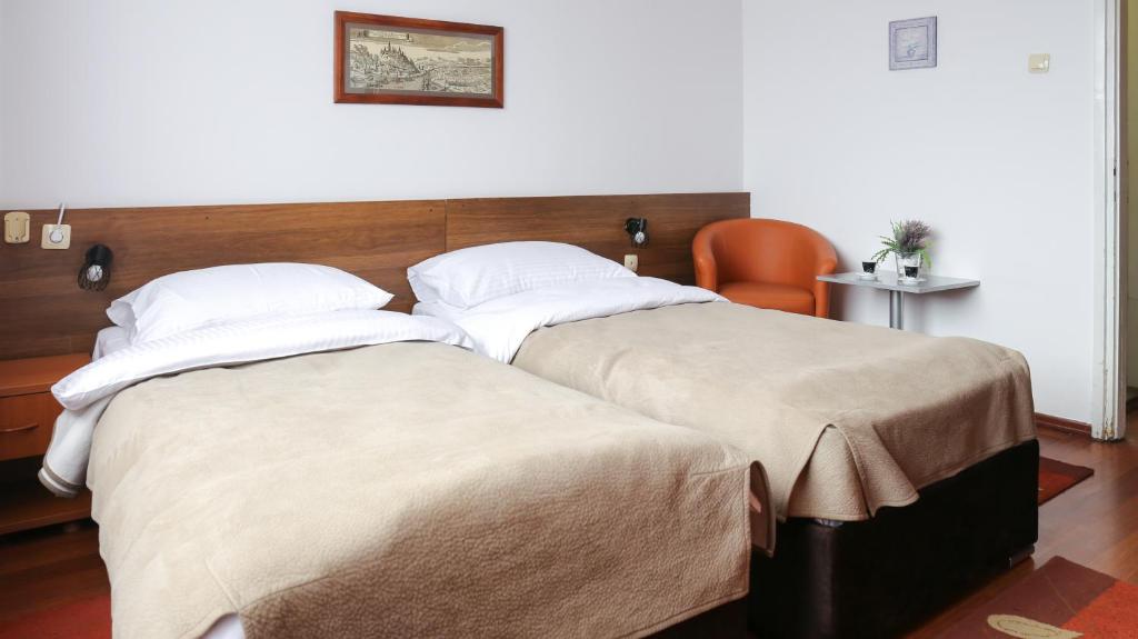 Hotel Srbija-FREE PARKING - Resim 38