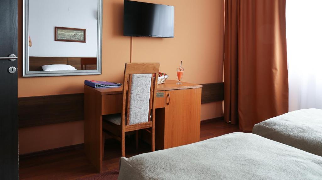 Hotel Srbija-FREE PARKING - Resim 39